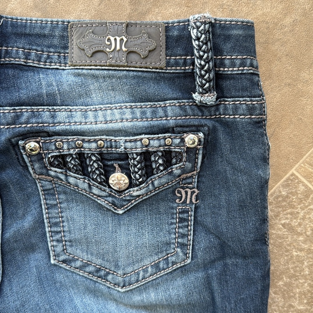 Miss Me 29 signature skinny These are stylish Miss Me bootcut jeans. Like new - Picture 12 of 16